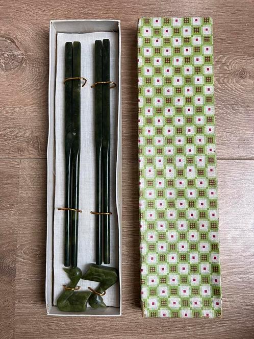 Vintage Sushi setje eetstokjes Jade stone crystal groen, Huis en Inrichting, Keuken | Servies, Zo goed als nieuw, Overige stijlen