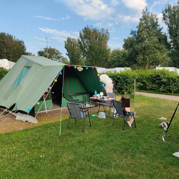 Mooie grote tent beschikbaar voor biedingen
