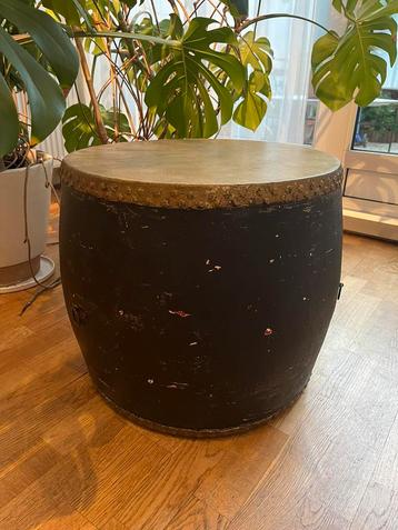 Vintage Chinese drum beschikbaar voor biedingen