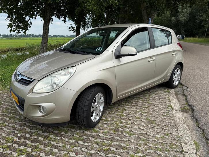 Hyundai i20 1.2 5-DRS 2011 Grijs, Auto's, Hyundai, Particulier, i20, Benzine, A, Hatchback, Handgeschakeld, Origineel Nederlands