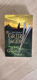 De Grijze Jager John Flanagan - De ruïnes van Gorlan, Boeken, Ophalen, Zo goed als nieuw, John Flanagan