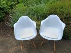 Ikea kuipstoelen voor binnen/buiten, €20,- voor 2 stuks, Ophalen, Kunststof, Twee, Wit