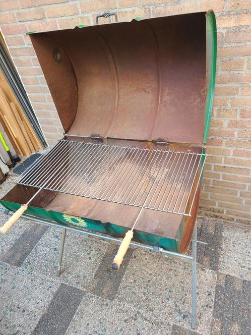 Grote barbecue gemaakt van olieton inclusief rooster!, Tuin en Terras, Houtskoolbarbecues, Gebruikt, Ophalen
