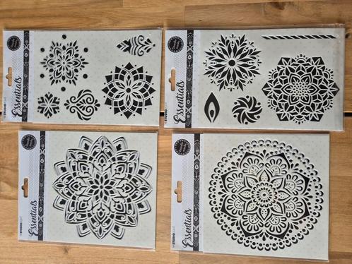 Studiolight essentials Doodle Masks 4 stuks., Hobby en Vrije tijd, Kaarten | Zelf maken, Zo goed als nieuw, Overige typen, Overige thema's