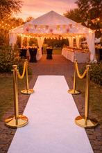 Te huur witte loper met luxe afzetpaaltjes, Ophalen, Zo goed als nieuw, Geboorte of Huwelijk