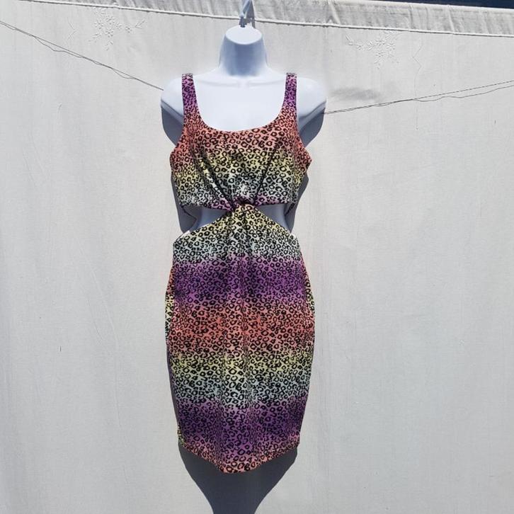 Gave vrolijke jurk, blote taille. Mt 42. Merk Tally Weijl, Kleding | Dames, Jurken, Zo goed als nieuw, Maat 42/44 (L), Knielengte