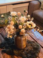Beige boeket zijde bloemen Inclusief vaas metaal champagne, Ophalen of Verzenden, Zo goed als nieuw