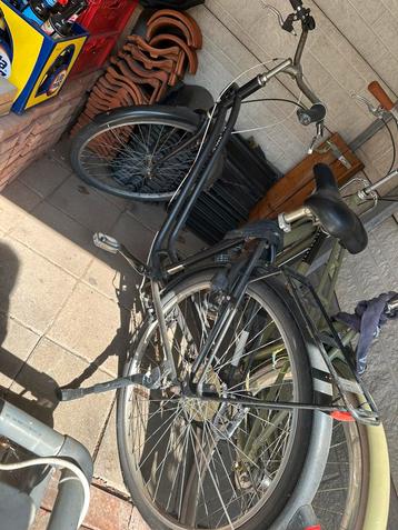 Oude fiets - voor onderdelen of klusser beschikbaar voor biedingen