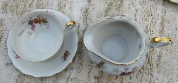 Vintage Valeram 8 Thee Kop en Schotels met Melkkannetje  beschikbaar voor biedingen