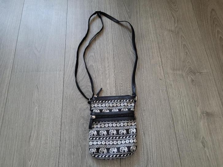 CLAIRE'S zwart schoudertasje met witte print ~ CP0512, Sieraden, Tassen en Uiterlijk, Tassen | Damestassen, Zo goed als nieuw