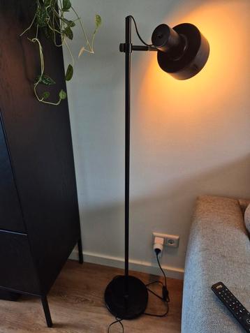 Vloerlamp zwart beschikbaar voor biedingen
