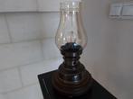 Vintage lampje ' olielamp ' met hout en bruin koperkleur, Ophalen of Verzenden, Glas, Minder dan 50 cm