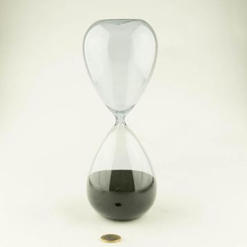 Grote zandloper glas, 60 minuten beschikbaar voor biedingen