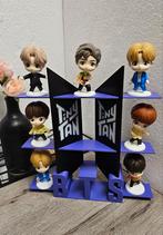 BTS Tiny Tan Mini Figuur Podium, Verzamelen, Muziek, Artiesten en Beroemdheden, Ophalen of Verzenden, Nieuw