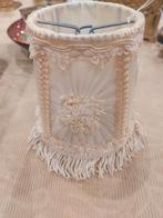 Mooi Brocante crémekleurig Victoriaanse stijl lampenkapje, Ophalen of Verzenden