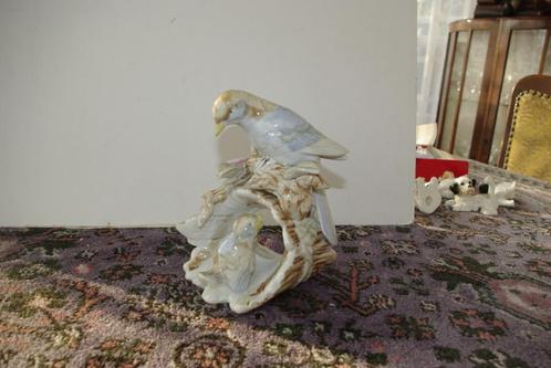 Porselein/Aardewerk voorwerpen, Antiek en Kunst, Kunst | Beelden en Houtsnijwerken, Ophalen of Verzenden