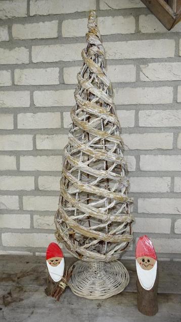Leuk als kerst decoratie, gemaakt mooi materiaal. 67 cm hoog beschikbaar voor biedingen