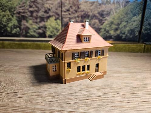 Gasthof restaurant N spoor trein 1:160, Hobby en Vrije tijd, Modeltreinen | N-Spoor, Gebruikt, Brug, Tunnel of Gebouw, Gelijkstroom of Wisselstroom