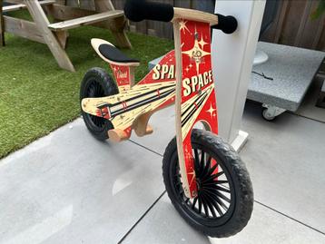 Loop fiets van hout zo goed als nieuw beschikbaar voor biedingen