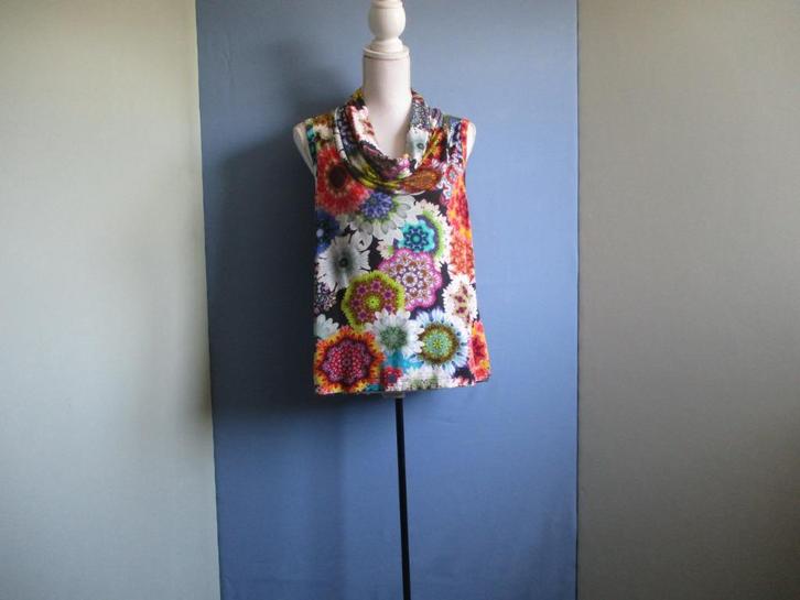 Scarva top maat M, Kleding | Dames, Tops, Zo goed als nieuw, Maat 38/40 (M), Overige kleuren, Zonder mouw, Verzenden