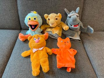 5 handpoppen Disney Lion king Sesamstraat Pino muppets beer beschikbaar voor biedingen