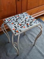 Vintage smeedijzeren bijzettafeltje, mozaiek gelegd jaren '7, Ophalen of Verzenden, Gebruikt, IJzer