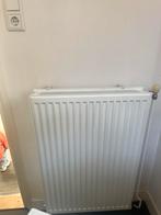 Twee radiatoren aangeboden, Doe-het-zelf en Verbouw, Verwarming en Radiatoren, Ophalen, 30 tot 80 cm, Radiator, Zo goed als nieuw