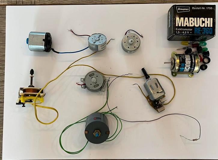 Electromotortjes 8 stuks, Hobby en Vrije tijd, Modelbouw | Overige, Zo goed als nieuw, Groter dan 1:32, Ophalen of Verzenden