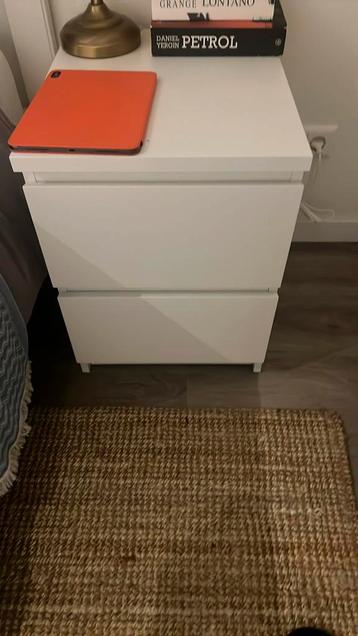 Ikea Malm Nightstand 2 Pieces beschikbaar voor biedingen