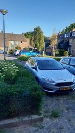 Ford Focus 1.0 Ecoboost 74KW 5D 2015 Grijs motor defect, Auto's, Ford, 65 €/maand, 635 kg, 100 pk, Handgeschakeld