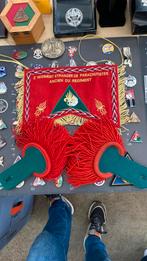 Franse vreemdelingenlegioen vaantje en schouderepauletten, Verzamelen, Militaria | Algemeen, Ophalen of Verzenden, Landmacht, Overige gebieden