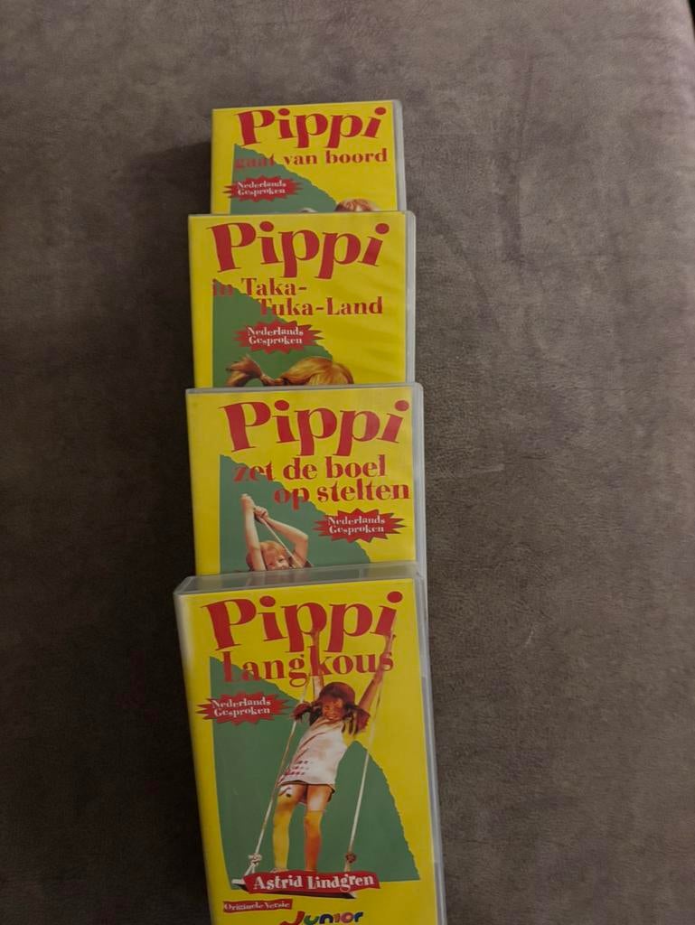 4 x Pippi Langkous VHS banden, Cd's en Dvd's, VHS | Kinderen en Jeugd, Ophalen, Gebruikt, Alle leeftijden, Kinderprogramma's en -films