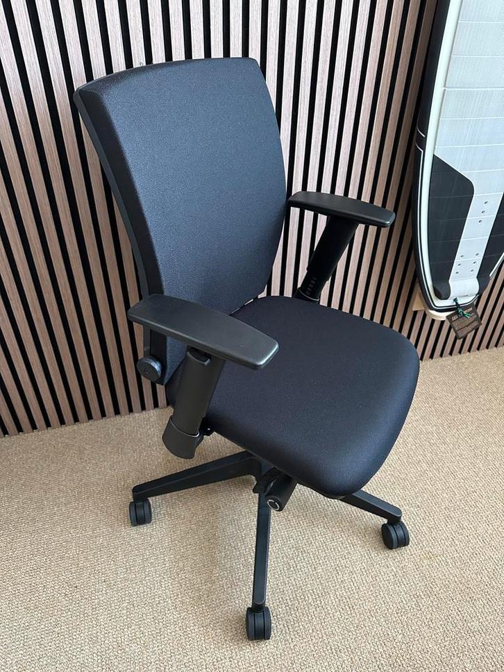 Zwarte Ergonomische Bureaustoel - zgan, Huis en Inrichting, Bureaustoelen, Zo goed als nieuw, Bureaustoel, Zwart, Ergonomisch