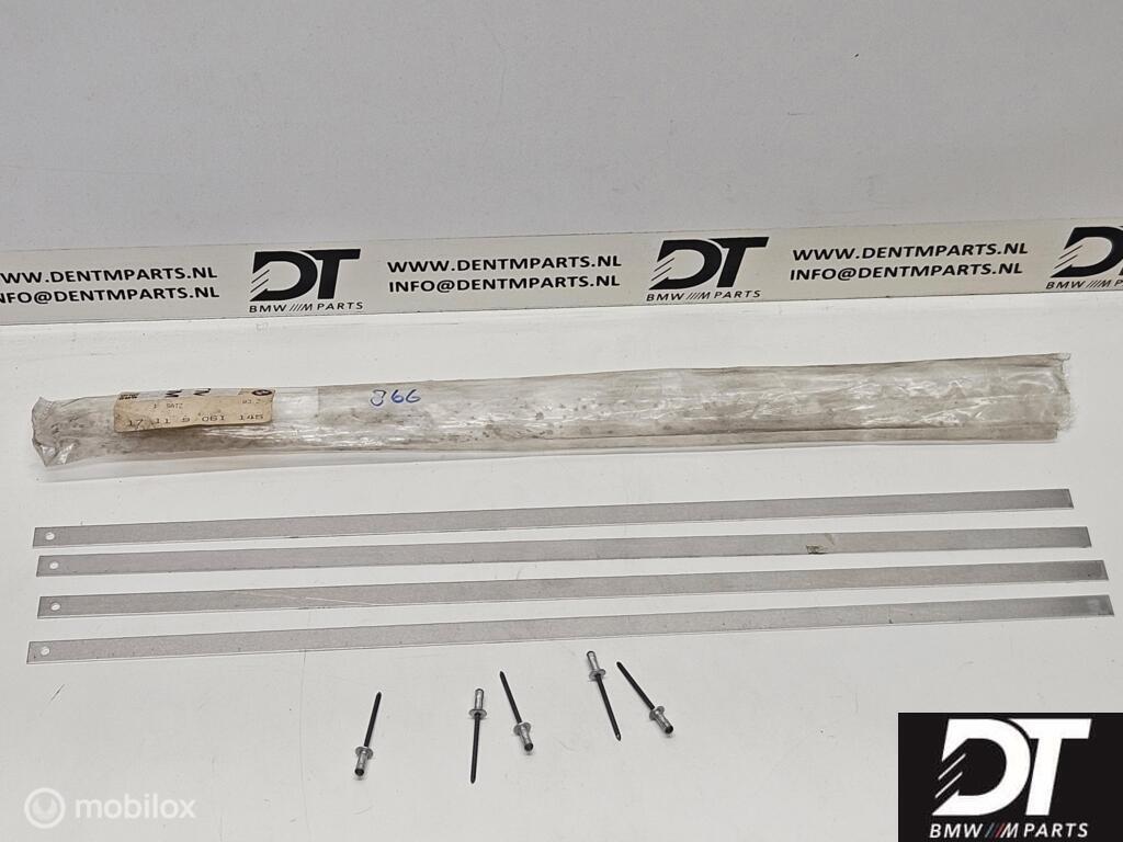 Radiator holding strap BMW E28 524td 524d 17119061145, Nieuw, Ophalen of Verzenden, BMW, BMW