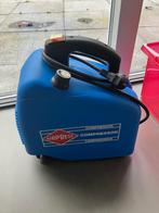 handzame compressor met toebehoren, Doe-het-zelf en Verbouw, Compressors, Ophalen, 6 tot 10 bar, Zo goed als nieuw, Minder dan 200 liter/min