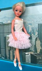 Vintage balletjurkje voor Sindy, Fleur, Barbie ( excl. pop), Ophalen of Verzenden, Gebruikt, Kleertjes
