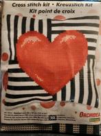 Kruissteek kussen Orchidea Hart, Hobby en Vrije tijd, Ophalen of Verzenden, Nieuw, Handborduren, Borduurpakket