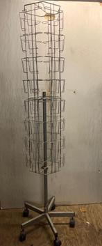 Twee  display rekken op wielen, Ophalen, Gebruikt