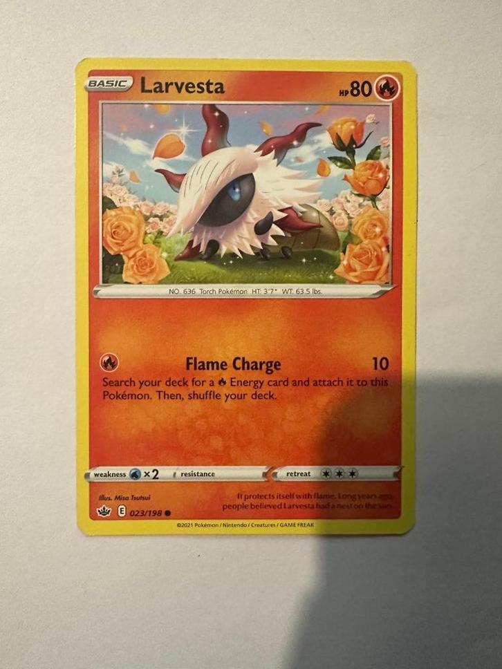 Larvesta – 023/198 – Chilling Reign, Hobby en Vrije tijd, Verzamelkaartspellen | Pokémon, Zo goed als nieuw, Losse kaart, Ophalen of Verzenden