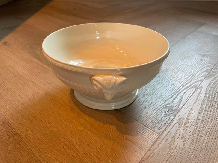 Wedgwood Edme serveerkom met leeuwenkop handgrepen, Antiek en Kunst, Antiek | Schalen, Ophalen of Verzenden