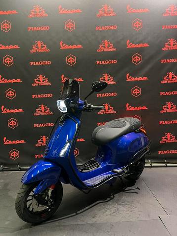 Vespa Sprint 2019 Snor/Brom! CUSTOM CANDY BLUE GARANTIE! beschikbaar voor biedingen