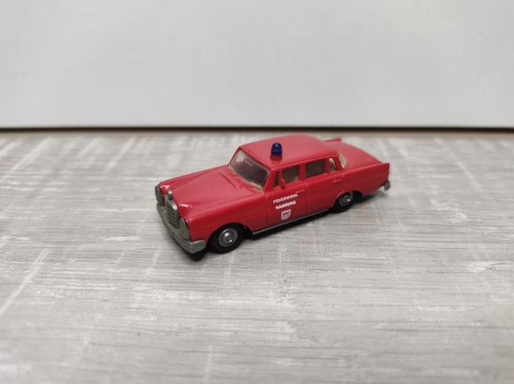 Mercedes-Benz 220 FEUERWEHR Hamburg Brandweer PreP 1:87 H0, Hobby en Vrije tijd, Modelauto's | 1:87, Zo goed als nieuw, Auto, Overige merken