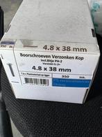 Schroeven, Doe-het-zelf en Verbouw, IJzerwaren en Bevestigingsmiddelen, Ophalen of Verzenden, Zo goed als nieuw, Minder dan 50 mm