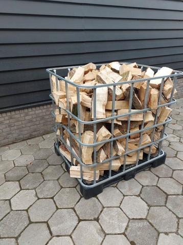 Eiken haardhout te koop (droog) beschikbaar voor biedingen