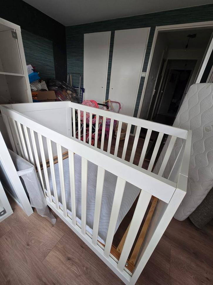 Europe Baby Victorie Ledikant Wit 60x120+evt modulair matras, Kinderen en Baby's, Babywiegjes en Ledikanten, Zo goed als nieuw