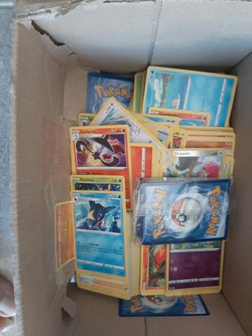 Dois vol met pokémon Kaarten beschikbaar voor biedingen