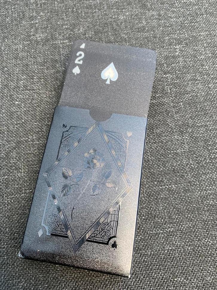 Nieuwe set zwarte waterbestendige speelkaarten, Verzamelen, Speelkaarten, Jokers en Kwartetten, Nieuw, Speelkaart(en), Ophalen of Verzenden