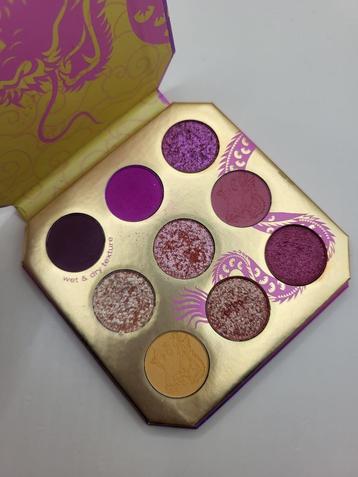 Essence Love, Luck and Dragons Eye Palette beschikbaar voor biedingen