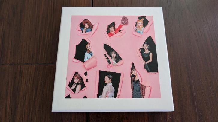 Twice - Page Two - Compleet kpop album, Verzamelen, Muziek, Artiesten en Beroemdheden, Zo goed als nieuw, Cd of Plaat, Ophalen of Verzenden