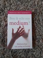 Marisa Bottenheft - Ben ik echt een medium?, Boeken, Achtergrond en Informatie, Ophalen of Verzenden, Zo goed als nieuw, Overige onderwerpen